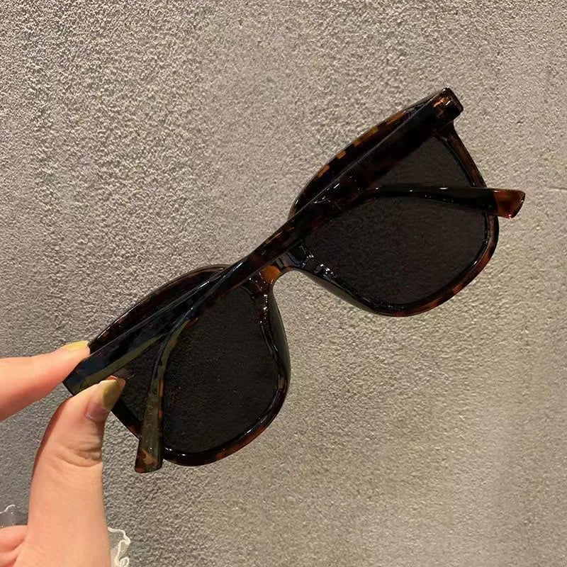 Exquisite Large Frame Sunglasses